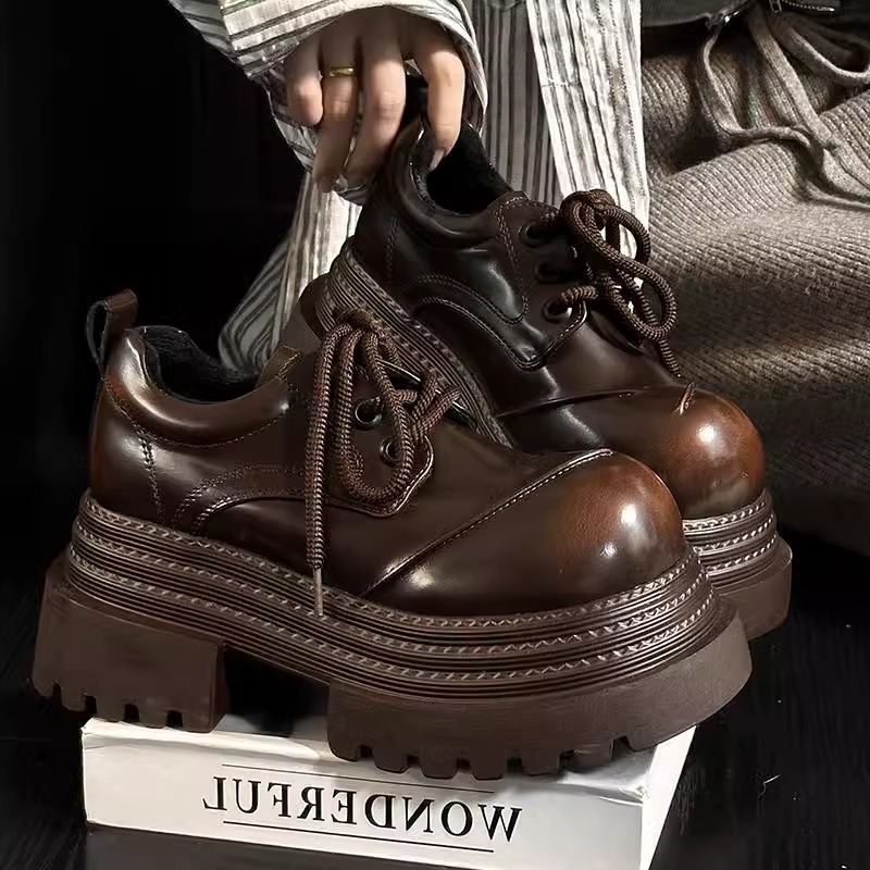 Mocassini retrò in stile brita - Leather Shoe Polish recensione e prezzo